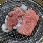 炭火焼肉 牛和鹿 - 