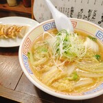 Gyouza Tomen Isenojou - 辛口白菜ラーメンと焼餃子