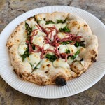 大谷で酒とピザ - 料理写真:たらの芽とイタリアンサラミ　800円
