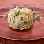 Fujiya 1935 - 気泡をたくさん含ませたえんどう豆のパン