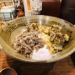 踊るうどん 梅田店 - 肉まいたけ天温玉ぶっかけ