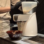 西麻布 焼肉 X - ごま油は目の前で作ってくれます！！香り高くて美味しい！！ごま油史上No.1でした！！