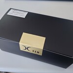 西麻布 焼肉 X - お土産の箱を開けると、、