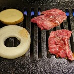 焼肉 旨い牛 - 玉ねぎとじゃがいもがついてきます