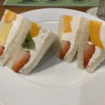 ホットケーキパーラー フルフル - フルーツサンドイッチ（4切れ）