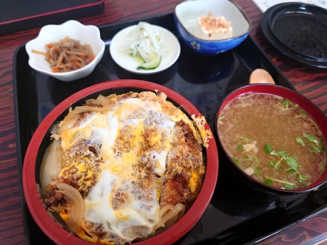 すみれ食堂 &ndash; 七日町（かつ丼）｜福島・会津若松の絶品かつ丼ランチ