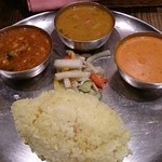 グルガオン - ランチ 3色カレー