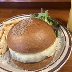 バーガーショップホットボックス - 四種のチーズバーガー