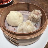 青菜 丸の内ブリックスクエア店 - 焼売、小籠包、包子
