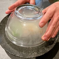 GRIS - 1. 香川県産サーモンの瞬間燻製 〜ホワイトアスパラと金柑のソース