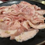 和牛炭火焼肉・韓国料理 じろべ  上尾店 - 