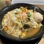 肉盛り みそラーメン 侍倶楽部 - 野菜タンメン味噌 960円、味玉 120円
            2024年4月27日