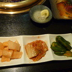 焼肉 やまと - キムチ盛り合わせ