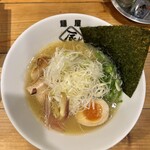 Menya Tatsu - 鶏清湯・塩らーめん（900円）