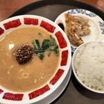 バーミヤン 船橋本中山店 - 濃厚担々麺と餃子・ライス