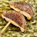 焼鳥 せきね - 追加串③椎茸　塩だけでここまで美味しくできるとは関根さんさすがです