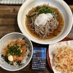 鐘庵 清水町店 - 下ろしかき揚げ蕎麦とサーモン丼