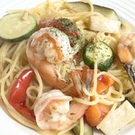Virejji Kafe Fukasawa - 海老と季節野菜のペペロンチーノ¥1,100円税込