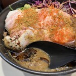 豚そば専門店 一望 - カレースープ、マー油掛け