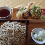 Tsutsuji Gaoka Kantorikurabu - 天ぷら蕎麦 大盛り 2,500円