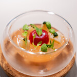 Quatre-vingt-douze - トマトのジュレ、 トマトのマリネ、 三陸産の帆立、 ミント