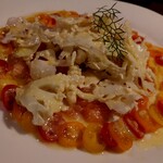 ウエストパパ - シナノサーモンのカルパッチョ・カラフルトマトとカリフラワーを添えて