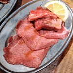 Jukusei Yakiniku Nikugen - 