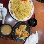 左吉 - チャーハン鶏の唐揚げセット