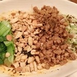 逸品坊 - 「雲林坊」のビジュアルを意識した汁なし担々麺！