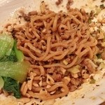 逸品坊 - 全粒粉の太麺がもっちもち！