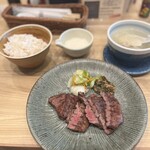 仙台 肉のいとう 炭火焼牛たん 直 - 