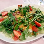 シャンゴ - 季節の彩り野菜サラダ 970円(税込)