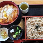 Sobadokoro Hashimoto - カツ丼とざるそばのセット