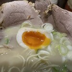 中華そば 高安 - 味玉はトロミ具合が良かったです♪                                           