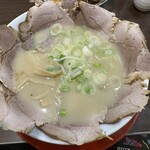 中華そば 高安 - チャーシューメン　　1220円                                                  チャーシューは柔らかいです♪