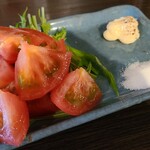Okonomitamachambiba - ①ザク切りトマト、水菜&マヨネーズ&塩添え(税込495円)