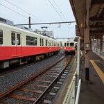 244343606 - 琴電瓦町駅から電車に乗ってやって来た。