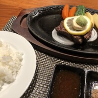 和風牛肉料理 まつもと - ライスは佐渡産コシヒカリ