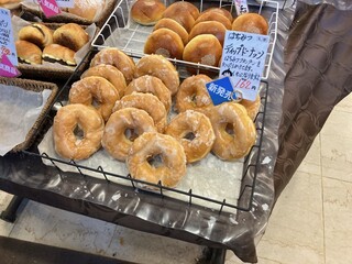 Kintarou Pan - たまには、シンプルドーナツも、食べたくなるさ　※店の方の説明では、結構、甘いらしい