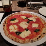 グロッタ クッチーナ イタリアーナ - ピッツァマルゲリータ