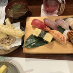 すしまる屋 - にぎり寿司と天ぷらセット
