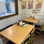 ヨシカワクレープ - 店内