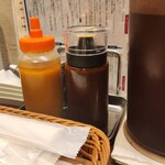とんかつ そら - 調味料たち