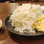 とんかつ そら - モリモリのキャベツにトリュフソースがウマウマ