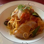 洋食&ワイン LUCE - 鯛とアスパラのトマトパスタ　