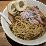 ra-mensemmonnagomi - 清湯煮干しブラックのスープと風味豊かな極細麺