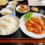 中国四川料理 美食府 - エビチリ定食（税込968円）
