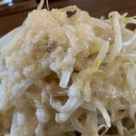 麺屋 小十郎 - 『ラーメン並盛ニンニクヤサイマシ』のアブラ