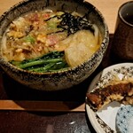 Teuchi Udon Akau - 色々な種類の天ぷら、揚げ餅(絶品)それと、単品のマグロ漬け天