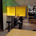 マクドナルド 大門店 - 客席